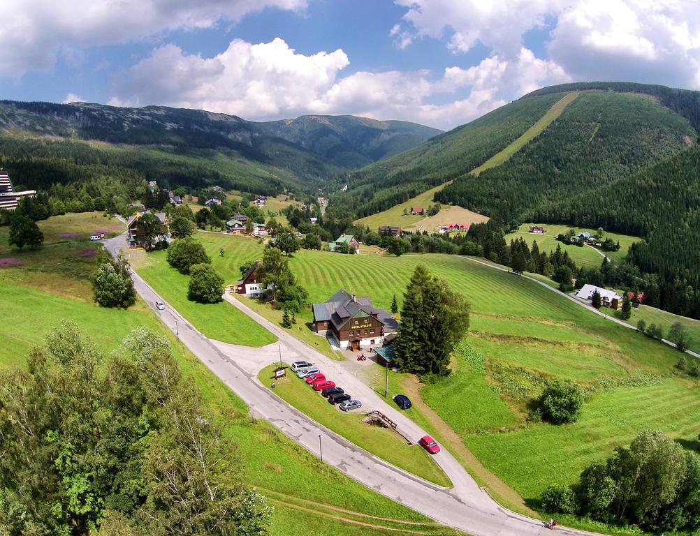 Alpsky Hotel Spindleruv Mlyn Exterior photo